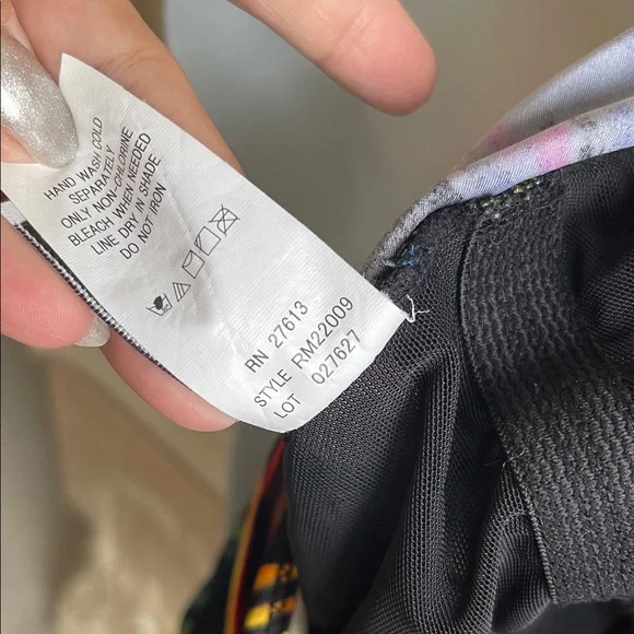 Colorful Ruffled Swimsuit - Picture 10 of 10